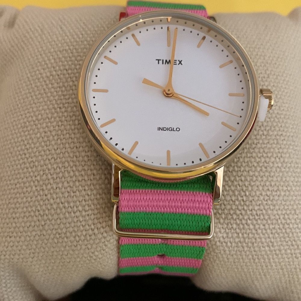 Timex Water Resistant Watch - Picture 3 of 7